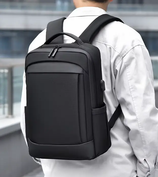 AeroStruct lagani laptop ranac sa više pregrada, crni, izrađen od vodootporne Oxford tkanine