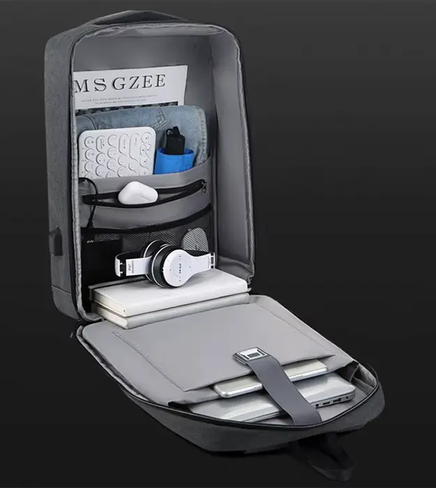 Poslovni laptop ranac CoreAxis – crni vodootporan ranac sa USB priključkom i ergonomskim dizajnom