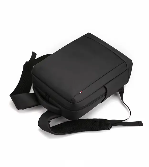 MetroForm lagani poslovni laptop ranac sa USB priključkom, crni, vodootporan, minimalistički dizajn