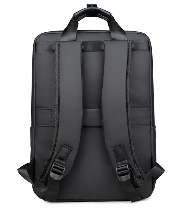 UrbanCore – poslovni laptop ranac od Oxford materijala, vodootporan, crni, sa USB priključkom i pregradom za 15.6" laptop.